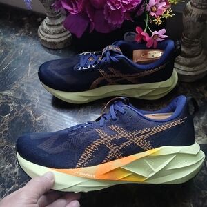 Asics Nova Blast 5 Comfort/Athletic Medical Field Shoes Size 9.5 Men/11 Women